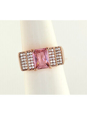 Bomb Party Ring Sz 8 "Made You Look" Rose Quartz on Rose Gold RG89798